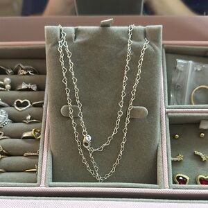Pandora Linked Hearts Collier Necklace
Sterling silver
$65.00